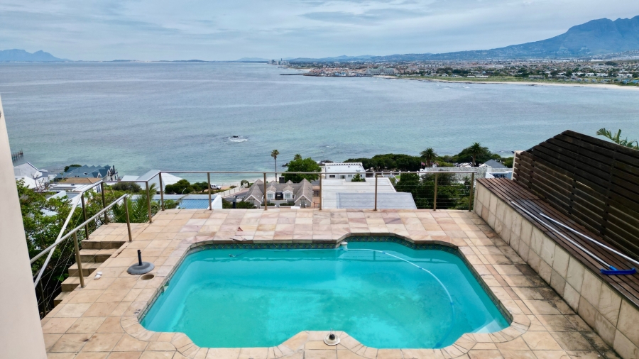 1 Bedroom Property for Sale in Mountainside Western Cape